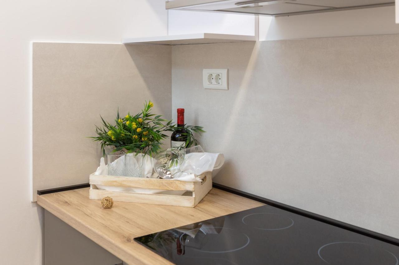 Direct Beach Apartments Jesenice  Luaran gambar