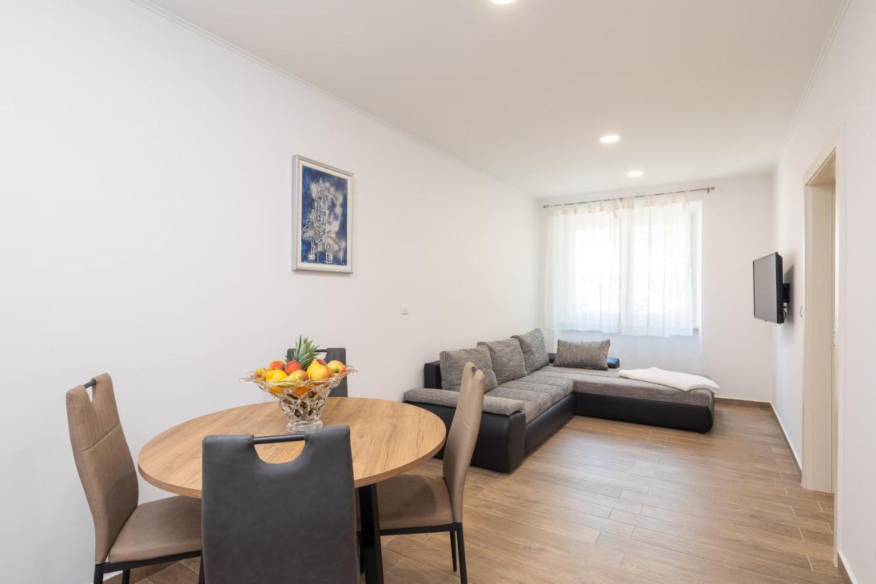 Direct Beach Apartments Jesenice  Luaran gambar