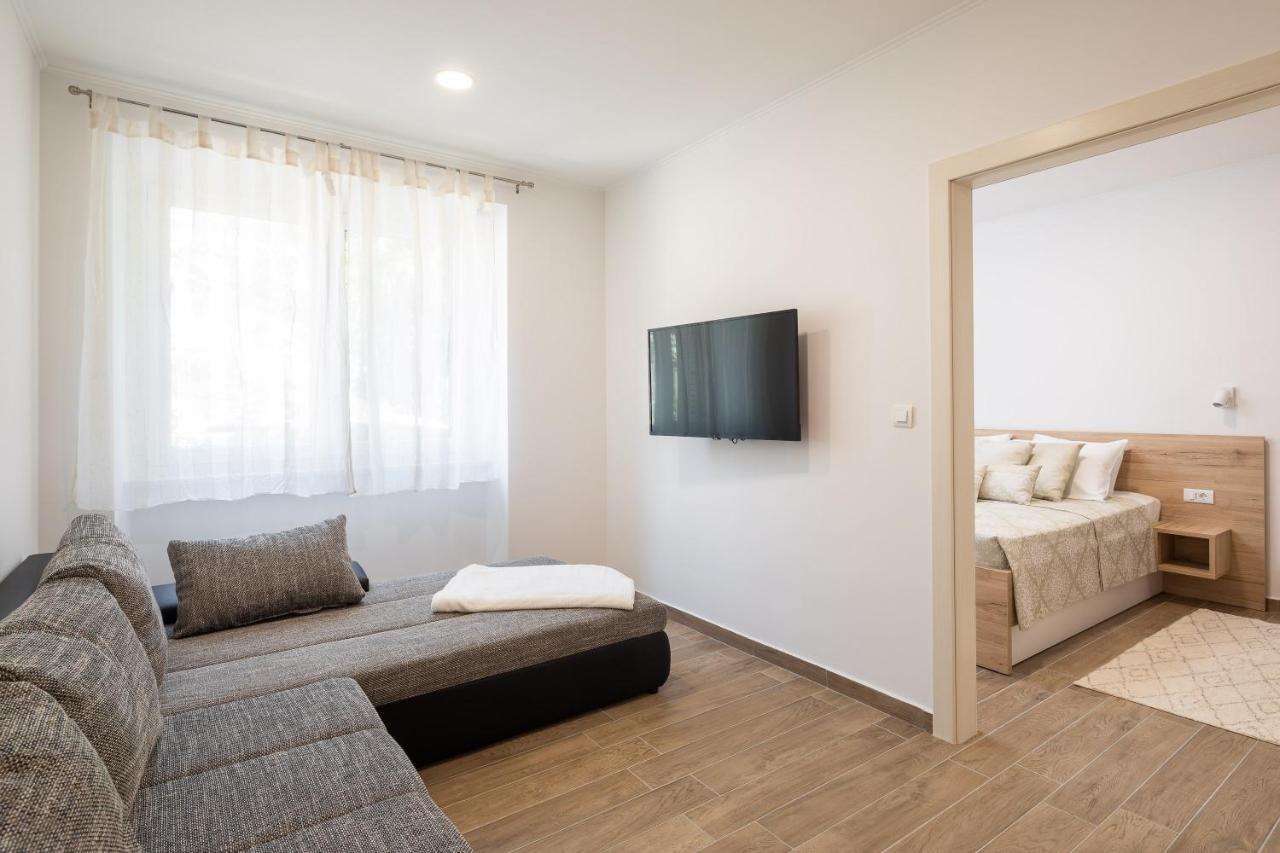 Direct Beach Apartments Jesenice  Luaran gambar
